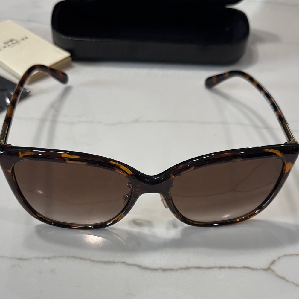 Coach Brown Tortoise Cat-Eye Sunglasses with Brown Gradient Lenses - Picture 7 of 14